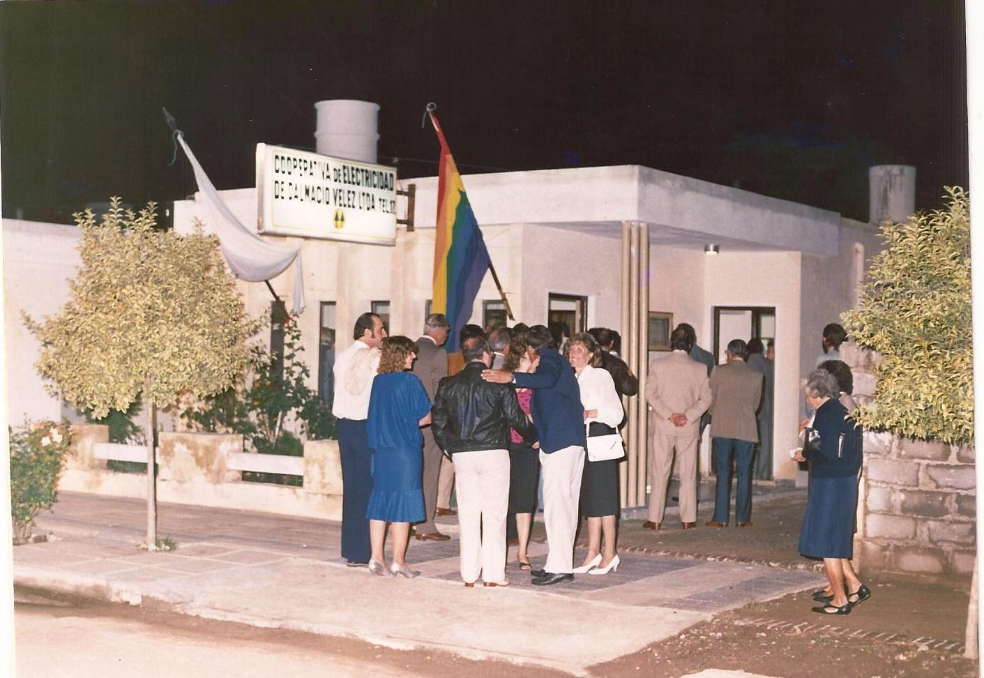 Imagen histórica de la Cooperativa Dalmacio Vélez y la localidad